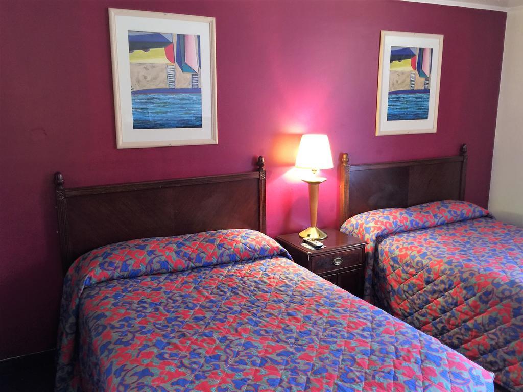 Budget Inn Wrightstown Eksteriør bilde